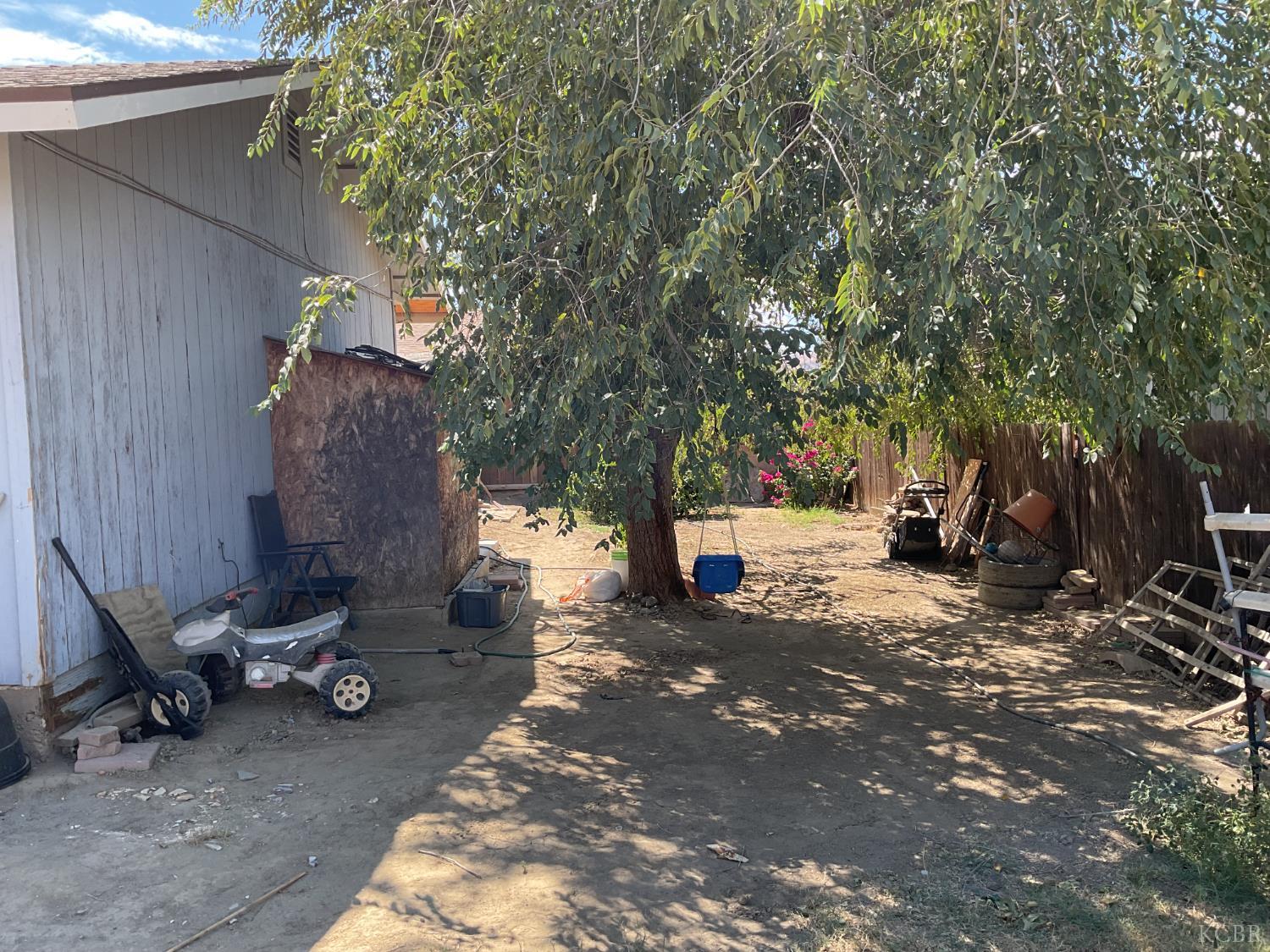 700 S Corcoran Ave, Avenal, CA 93024