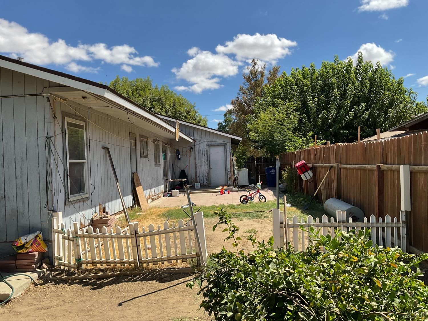 700 S Corcoran Ave, Avenal, CA 93024