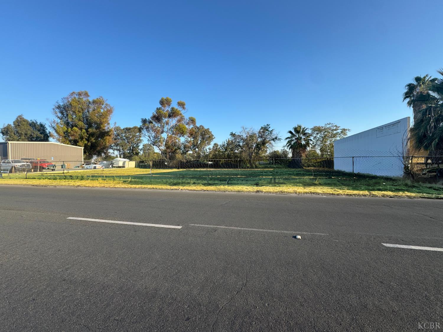 311 E 4th St, Hanford, CA 93230