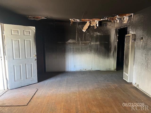 740 E Monterey St, Avenal, CA 93204