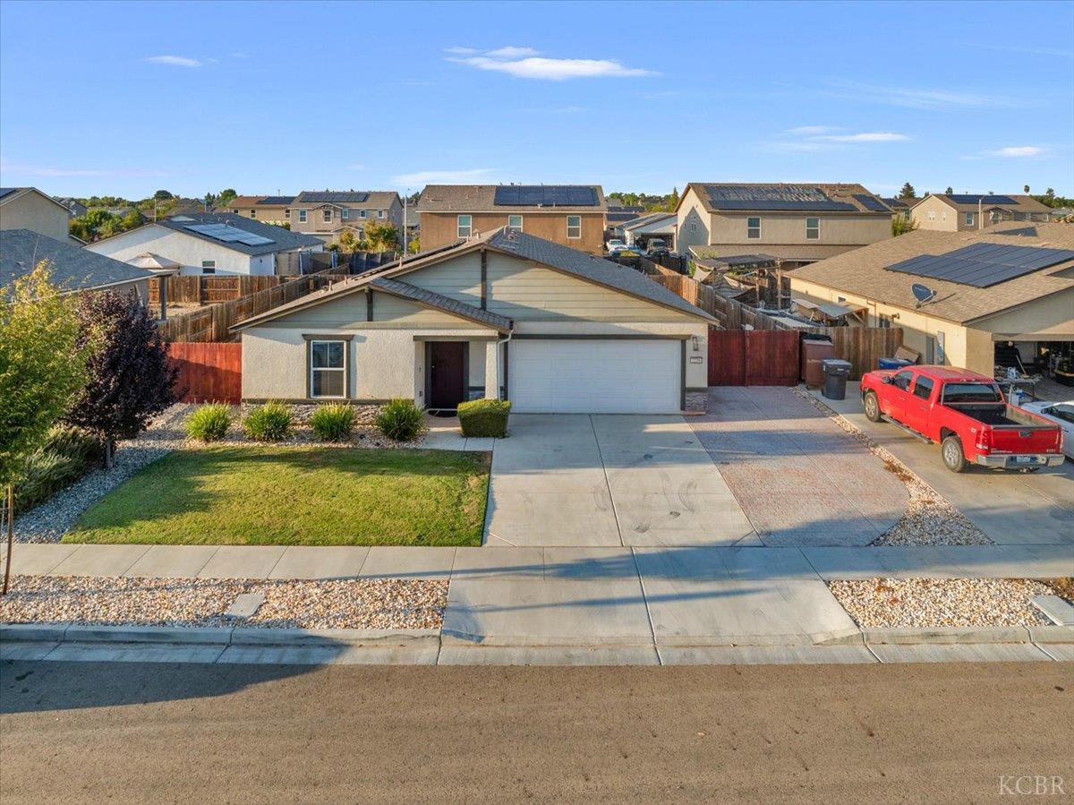 2216 Chism Ave, Tulare, CA 93274
