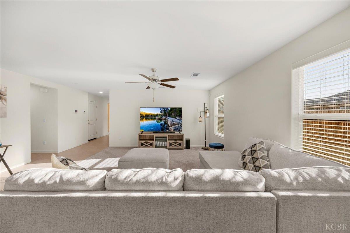 2216 Chism Ave, Tulare, CA 93274