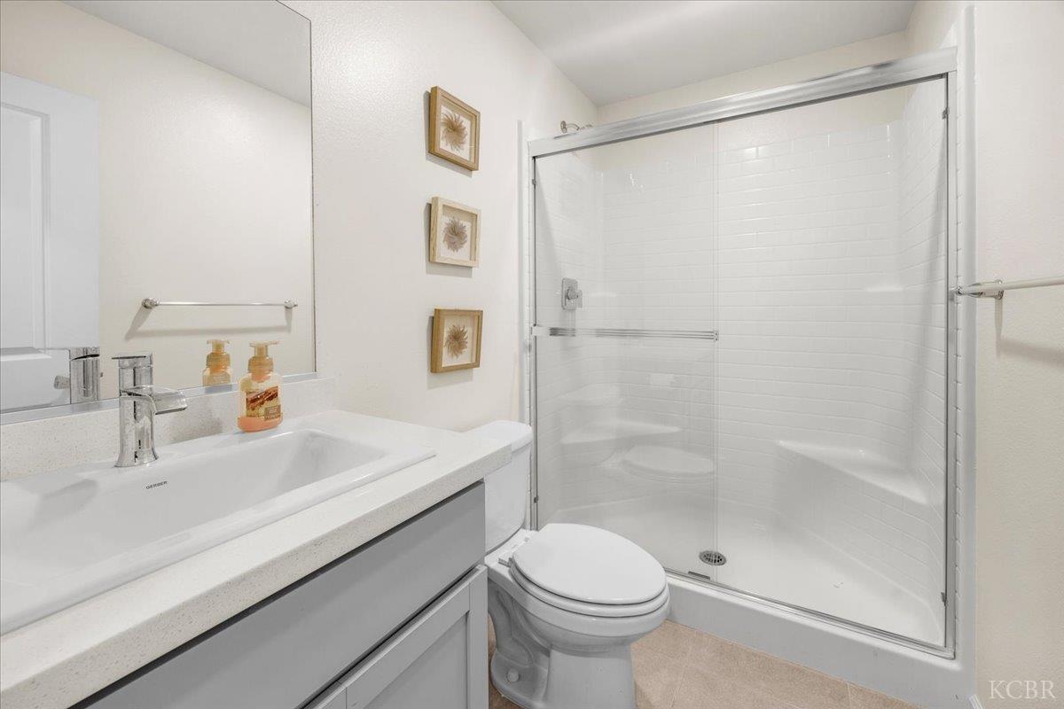 2216 Chism Ave, Tulare, CA 93274