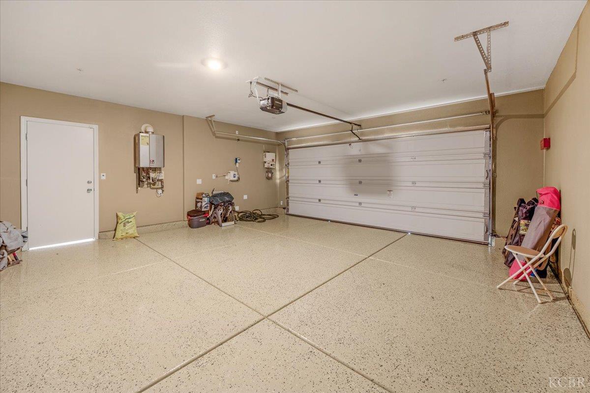 2216 Chism Ave, Tulare, CA 93274