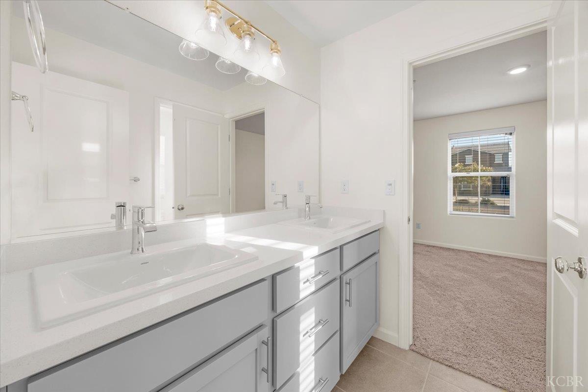 2216 Chism Ave, Tulare, CA 93274