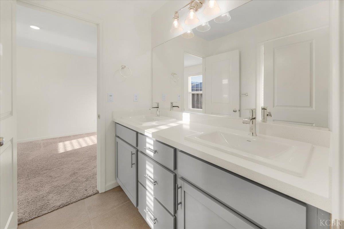 2216 Chism Ave, Tulare, CA 93274