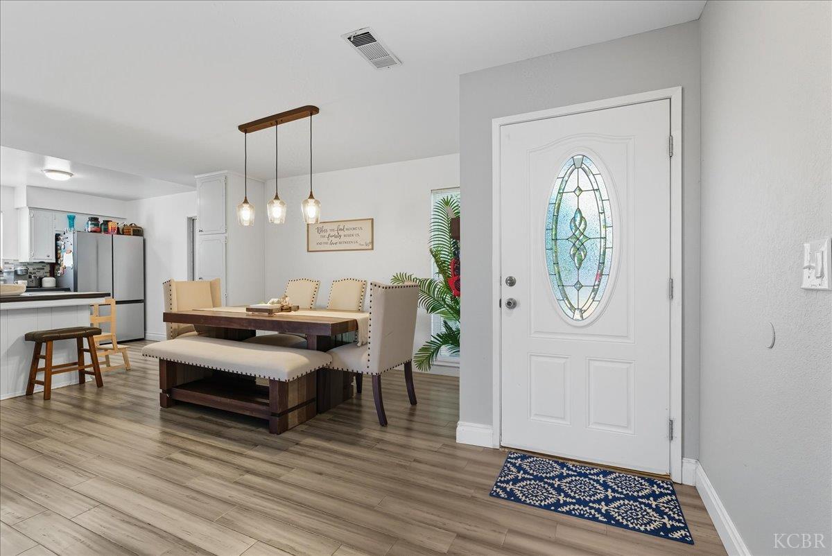 2123 Cottonwood Ct, Hanford, CA 93230