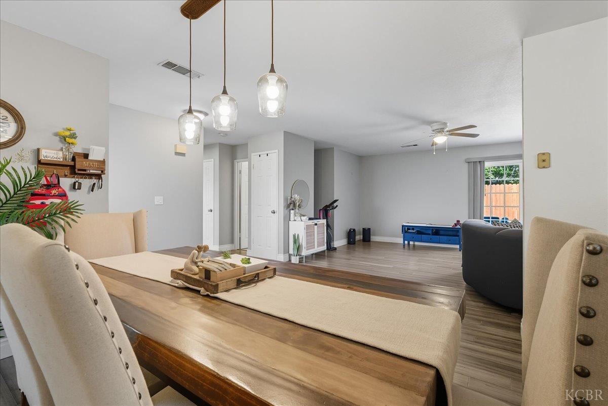 2123 Cottonwood Ct, Hanford, CA 93230