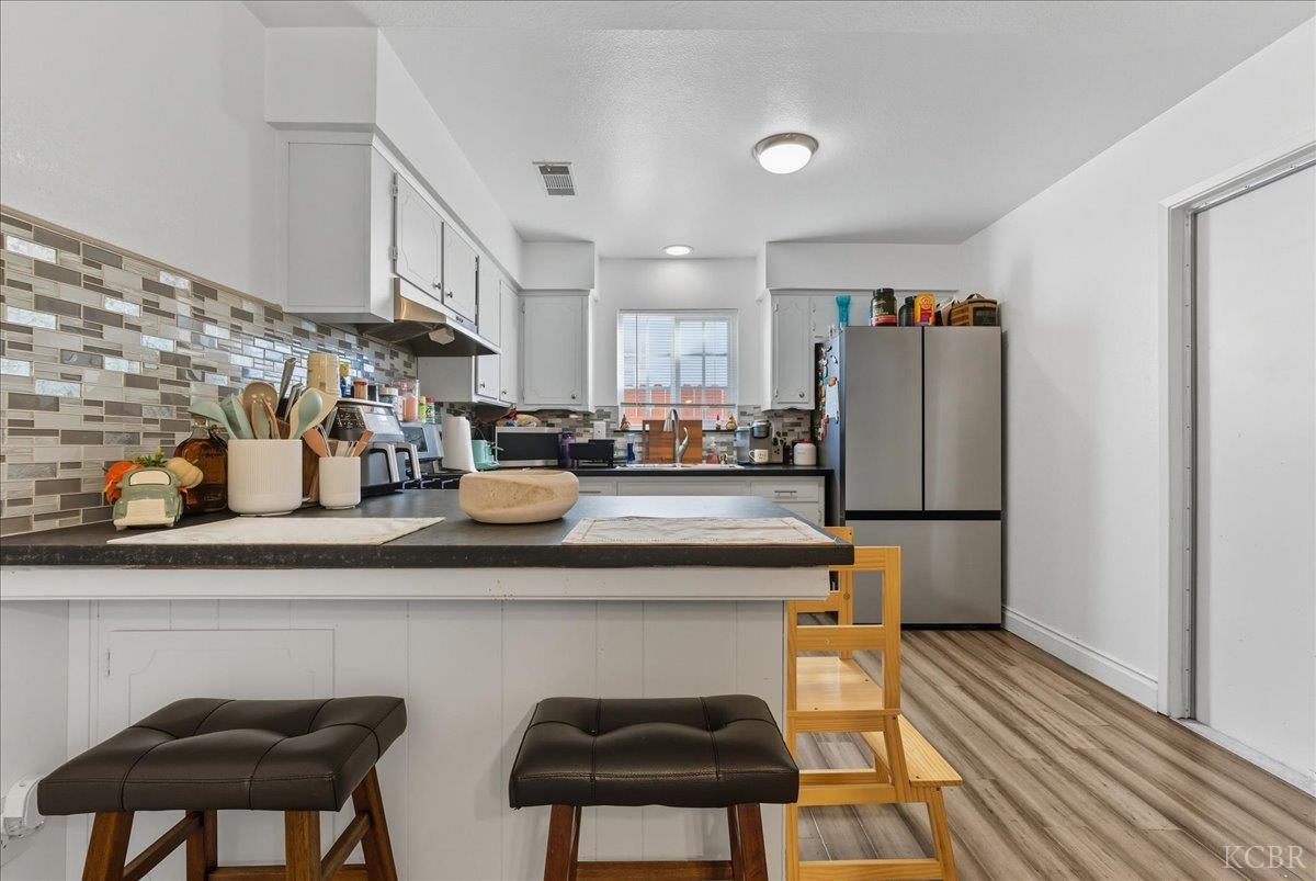 2123 Cottonwood Ct, Hanford, CA 93230