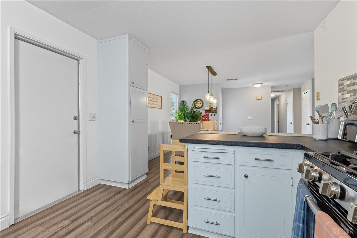 2123 Cottonwood Ct, Hanford, CA 93230