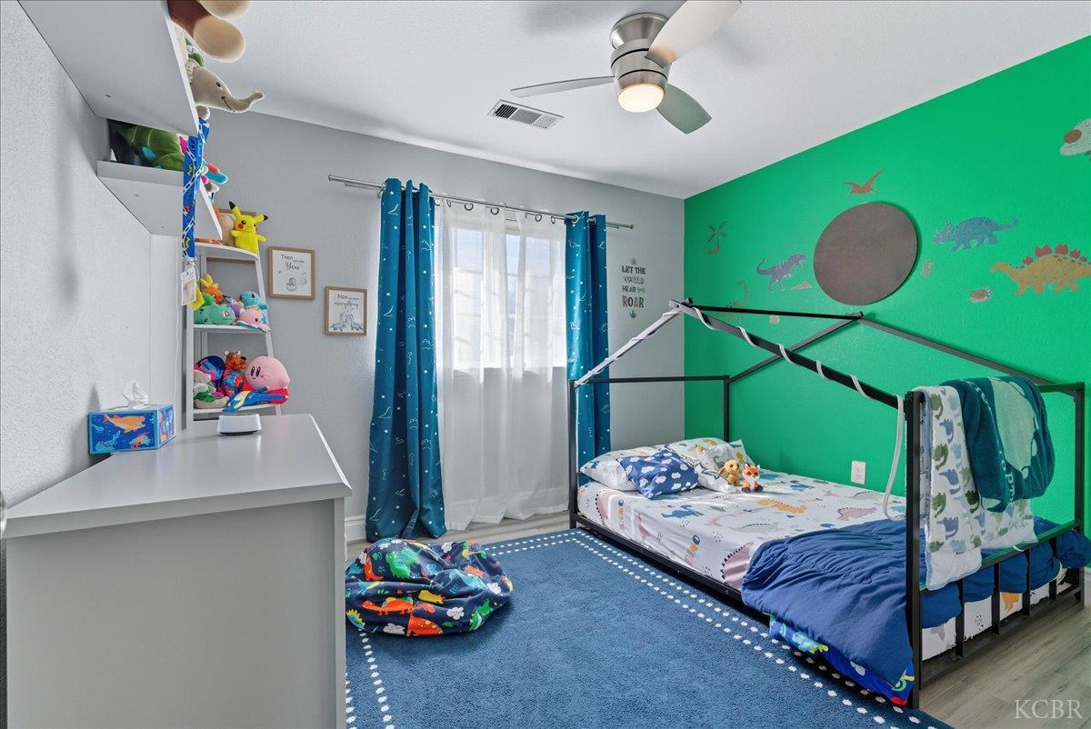 2123 Cottonwood Ct, Hanford, CA 93230