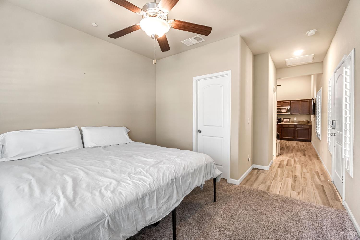 2255 W Queens Way W, Hanford, CA 93230