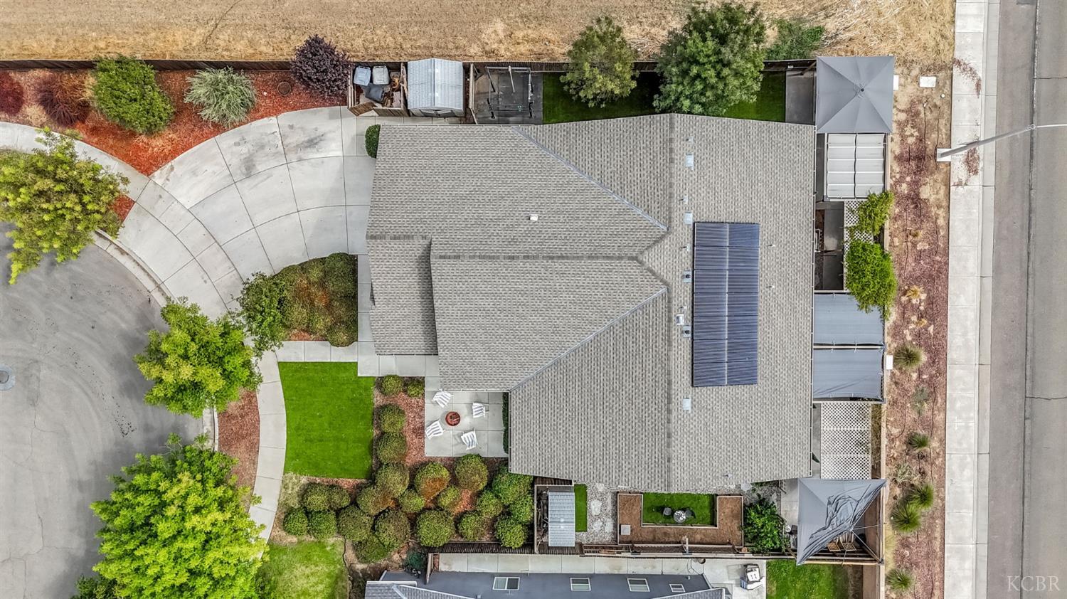 2255 W Queens Way W, Hanford, CA 93230