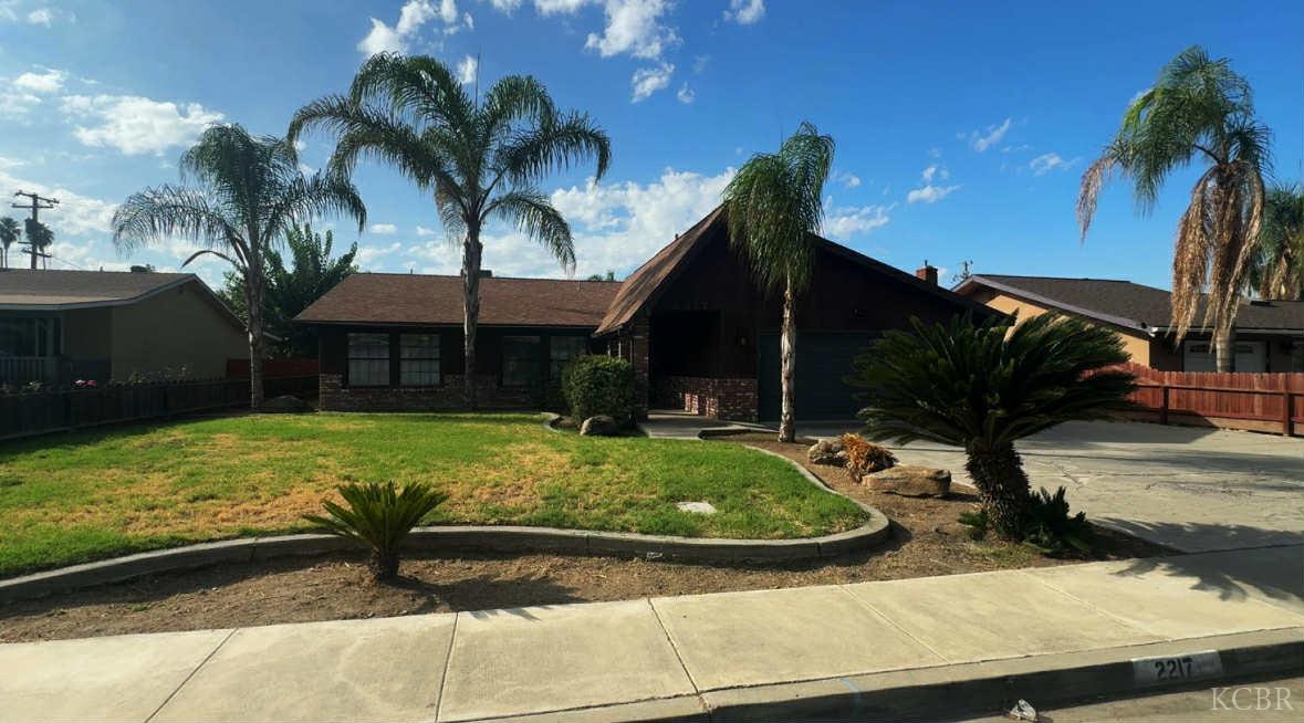 2217 Gable Ave, Corcoran, CA 93212