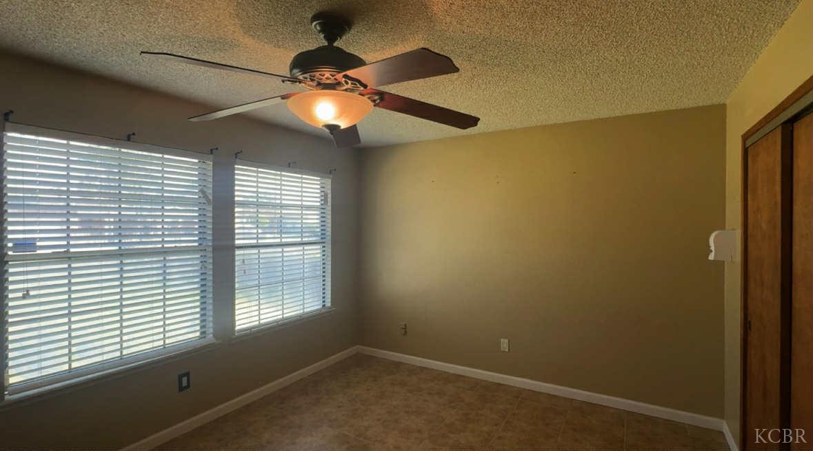 2217 Gable Ave, Corcoran, CA 93212