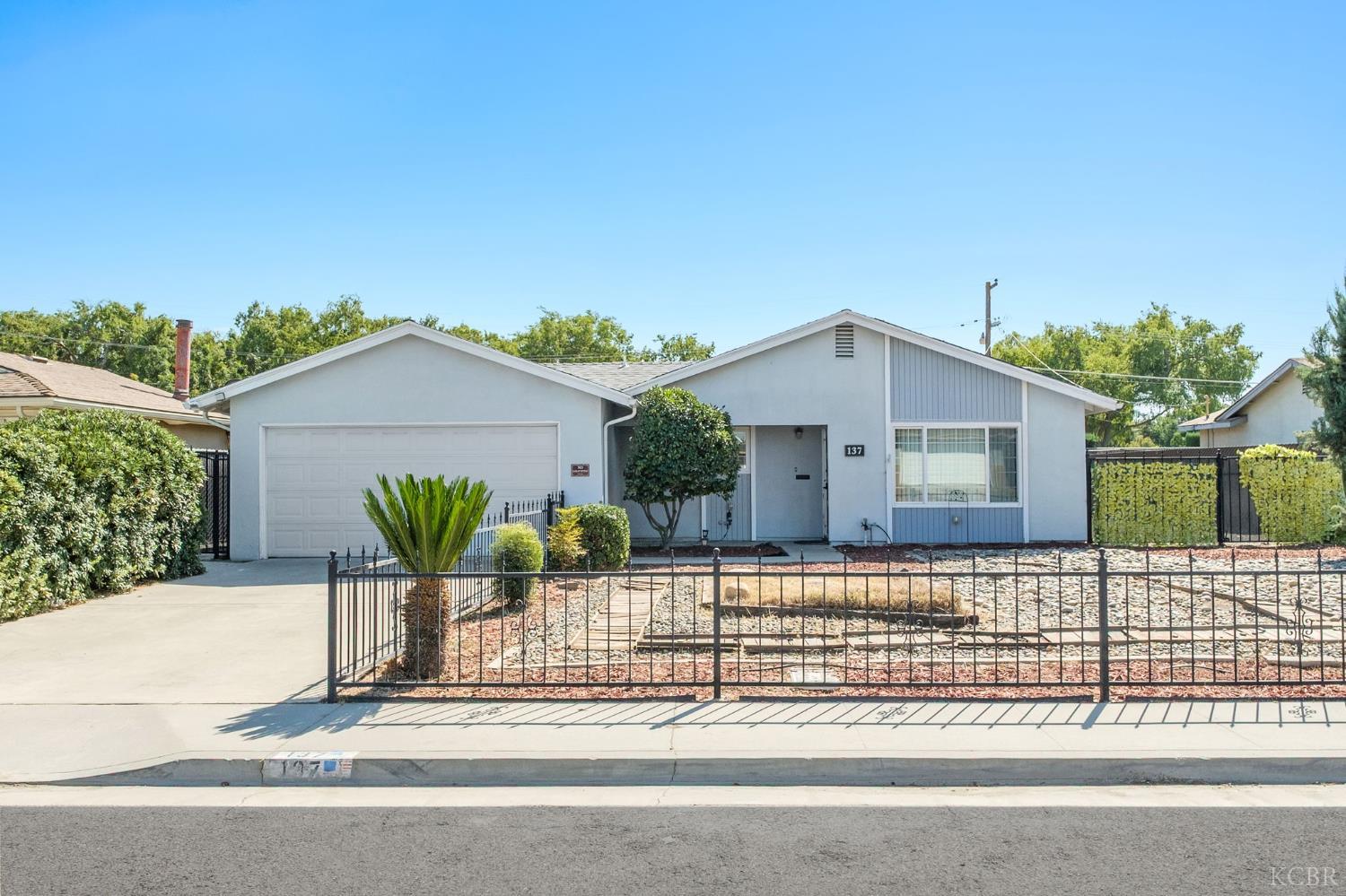 137 W Spruce Ave, Lemoore, CA 93245