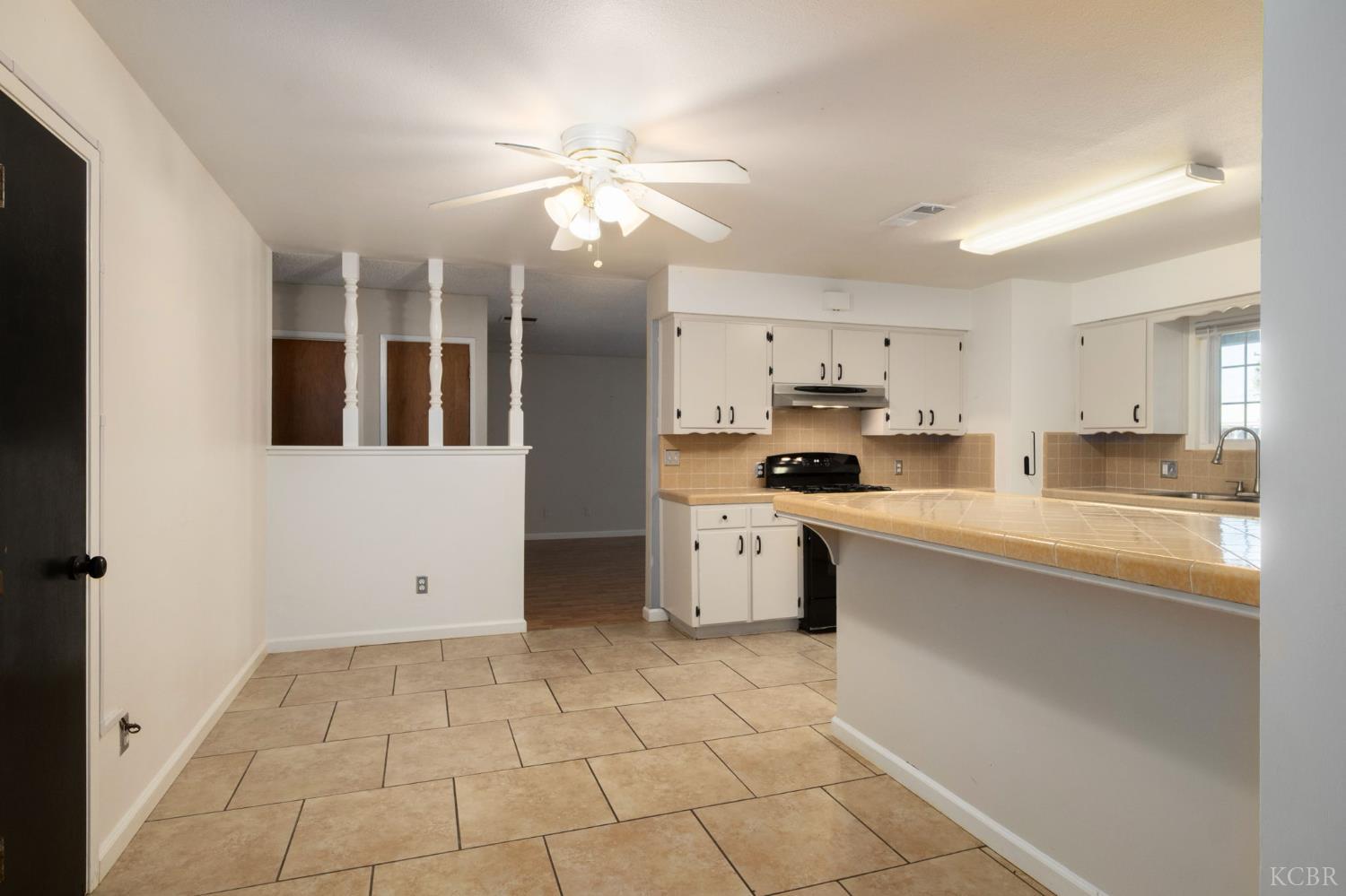 137 W Spruce Ave, Lemoore, CA 93245