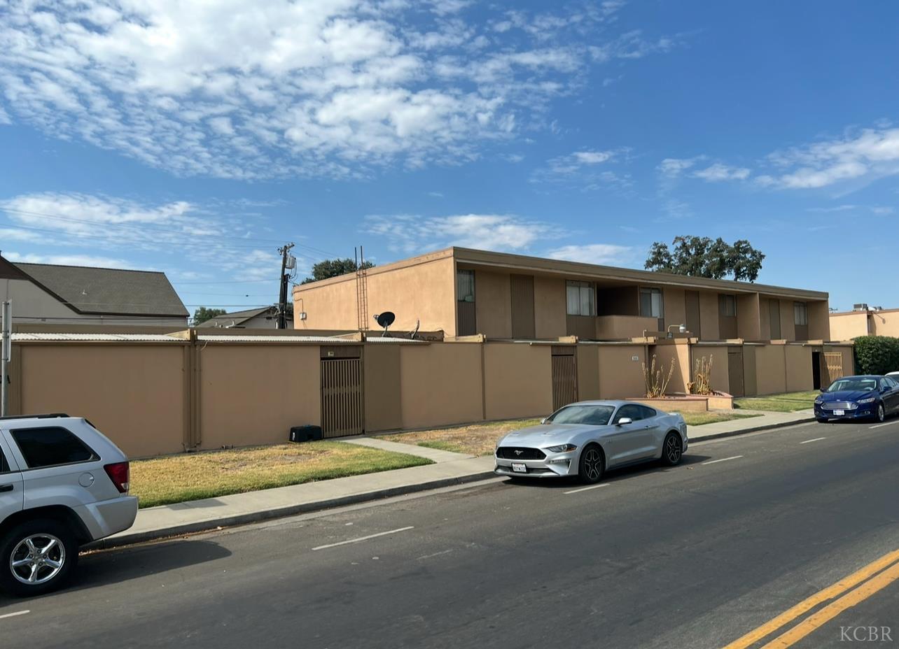 315 W Florinda St, Hanford, CA 93230