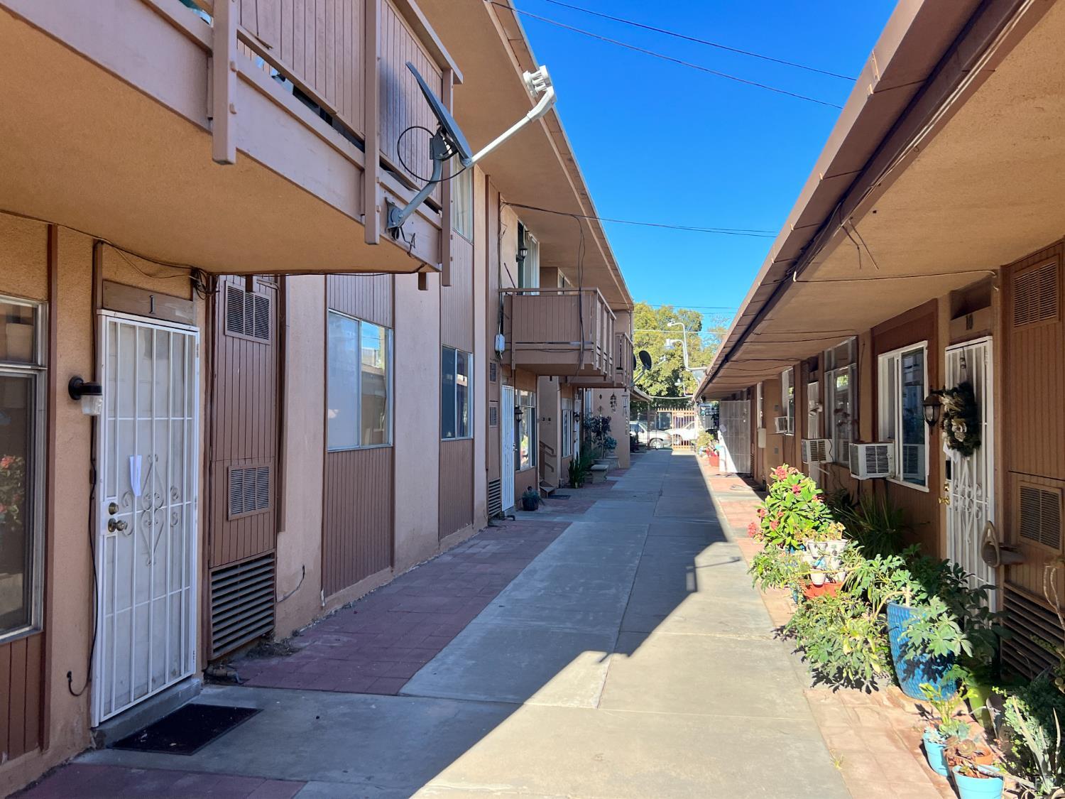 315 W Florinda St, Hanford, CA 93230