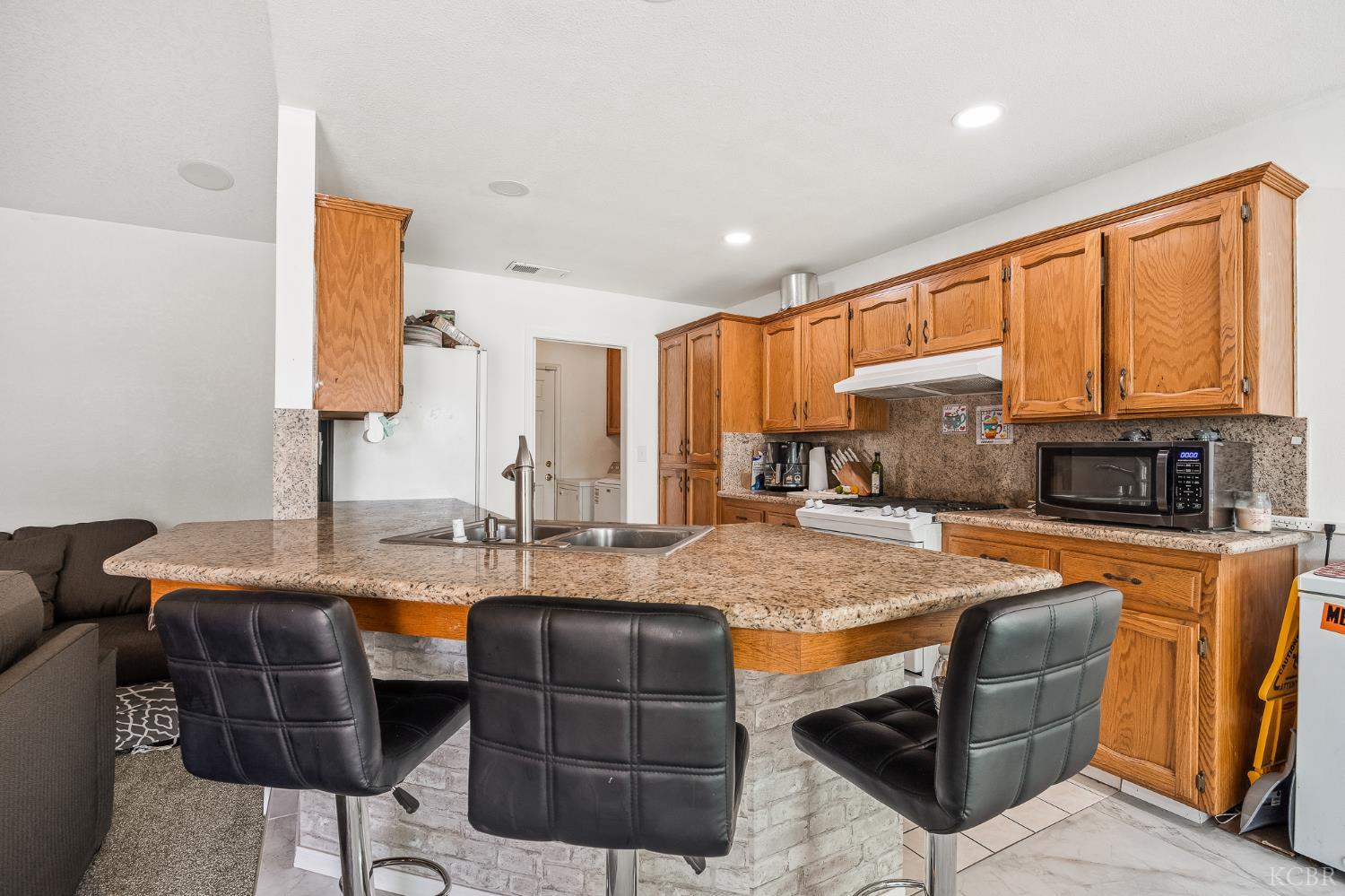 2179 W Della, Porterville, CA 93257