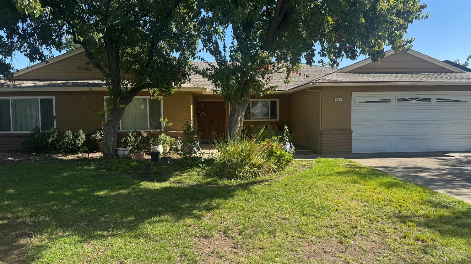 4442 N Hacienda Dr, Fresno, CA 93705