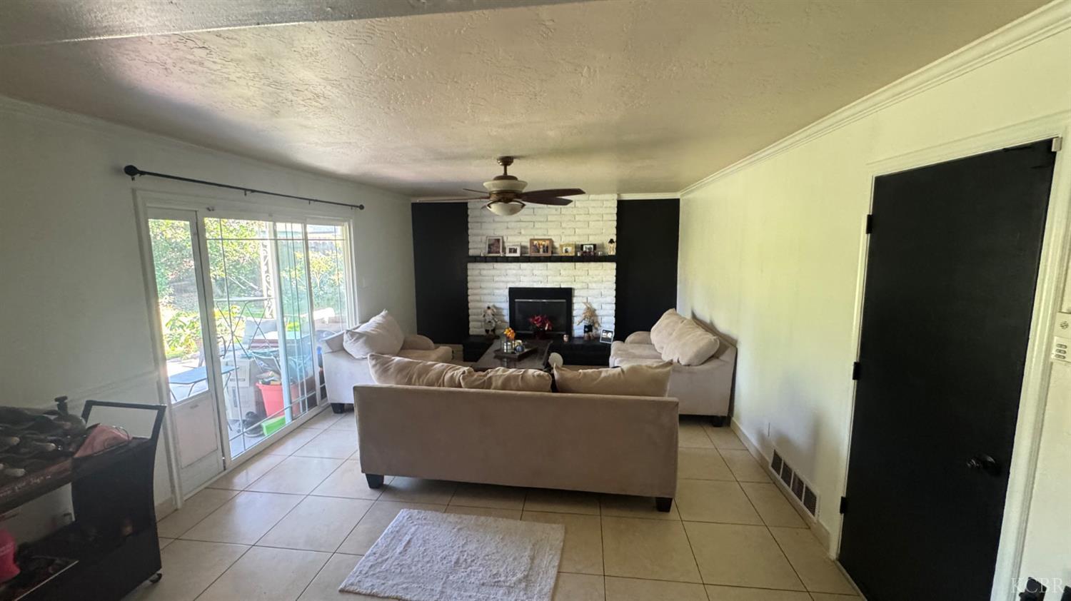 4442 N Hacienda Dr, Fresno, CA 93705