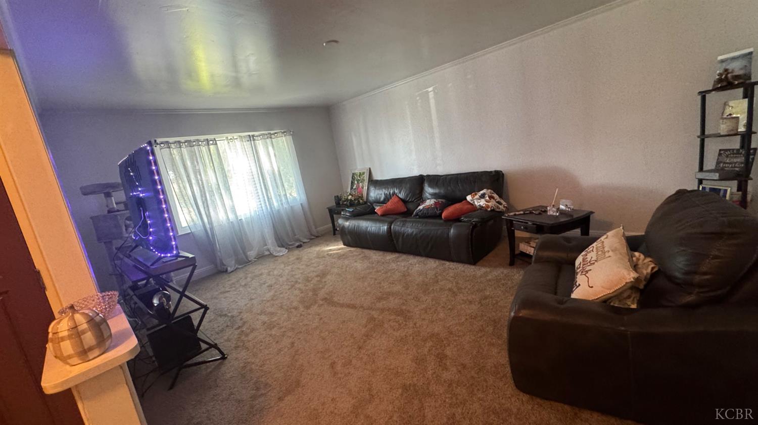 4442 N Hacienda Dr, Fresno, CA 93705