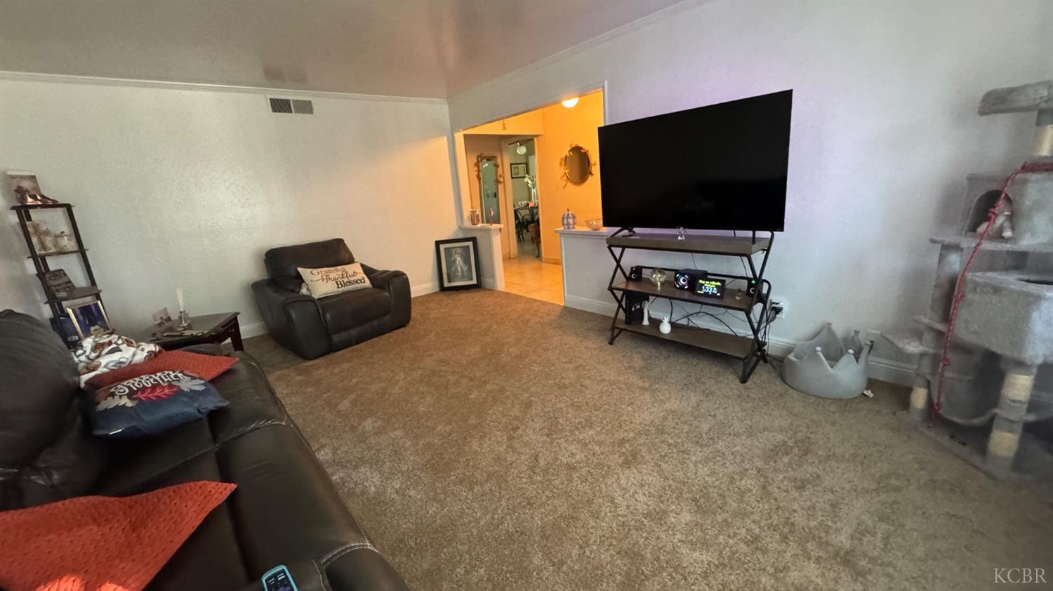 4442 N Hacienda Dr, Fresno, CA 93705