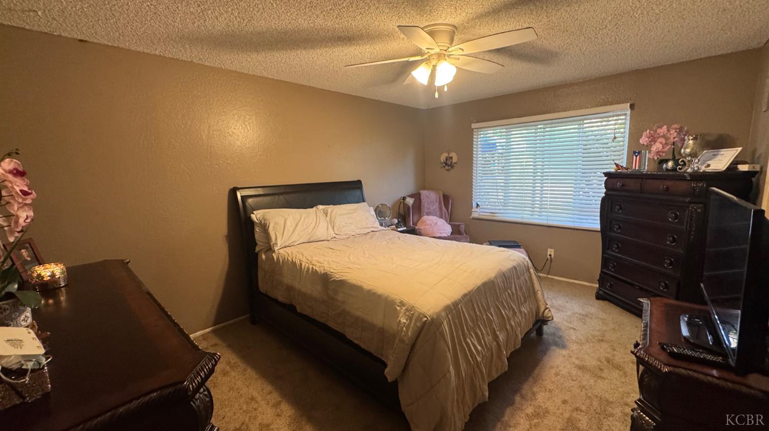 4442 N Hacienda Dr, Fresno, CA 93705