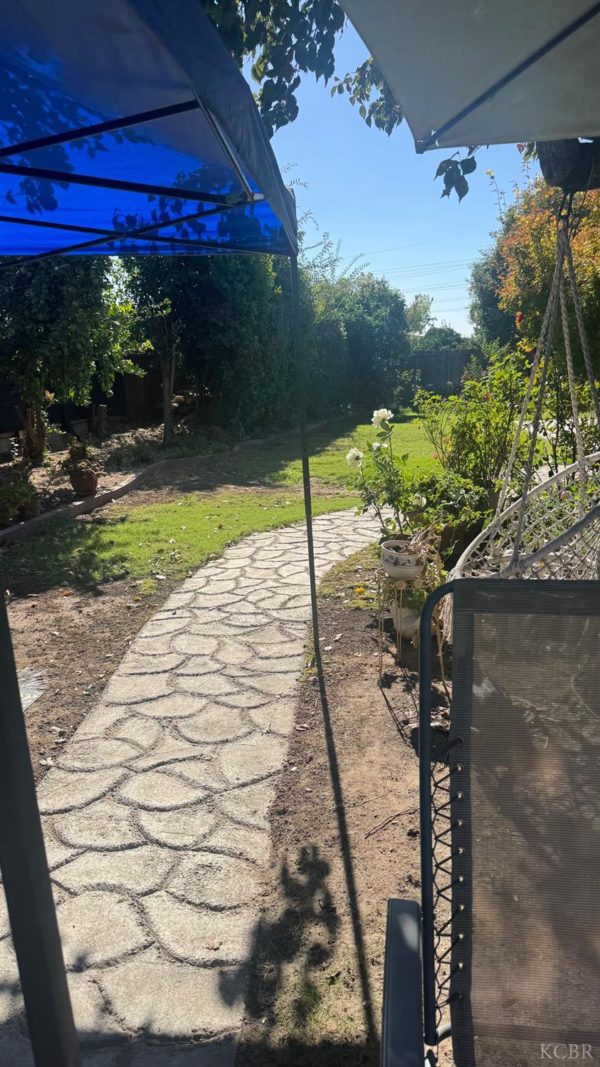 4442 N Hacienda Dr, Fresno, CA 93705