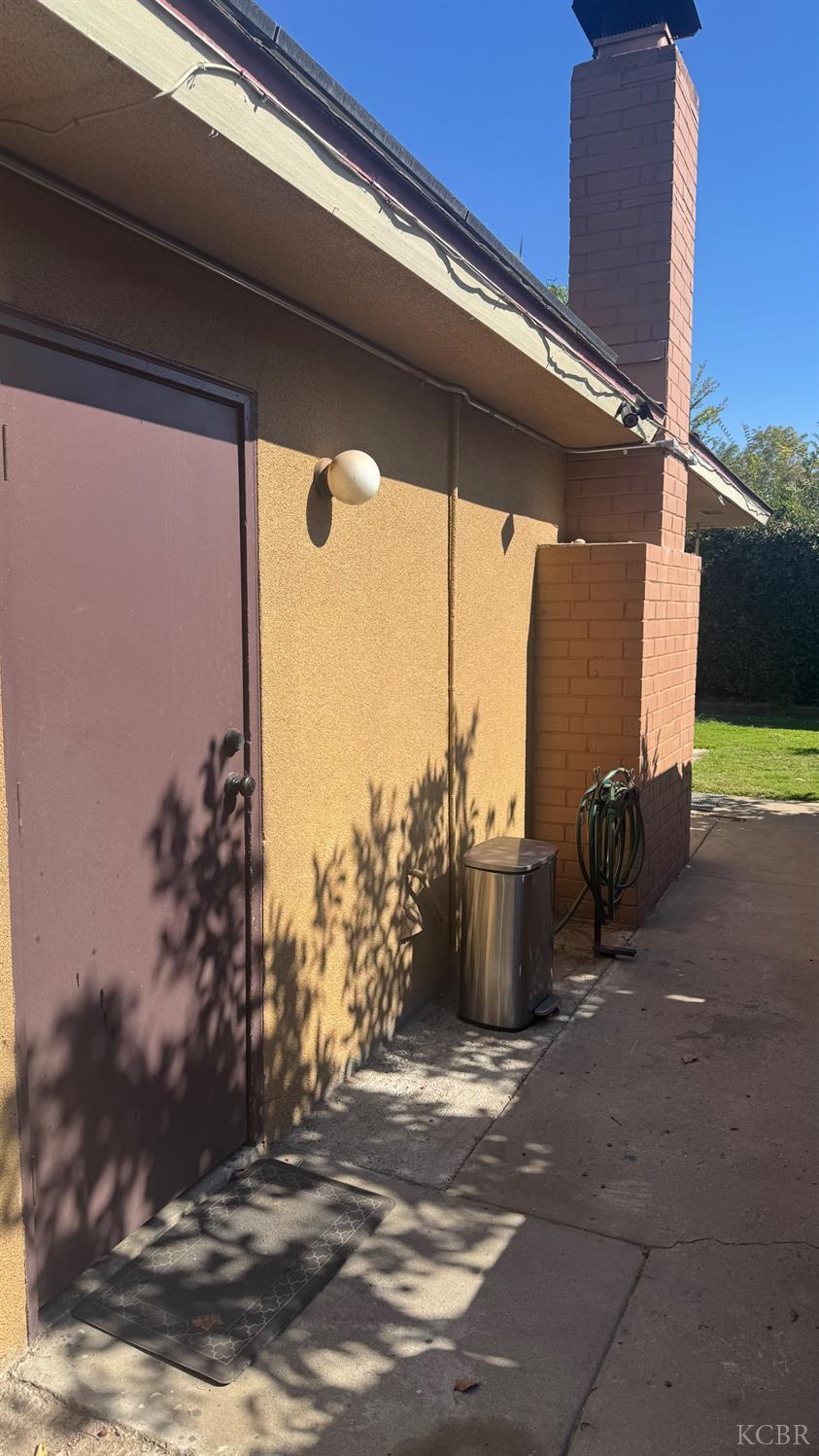 4442 N Hacienda Dr, Fresno, CA 93705