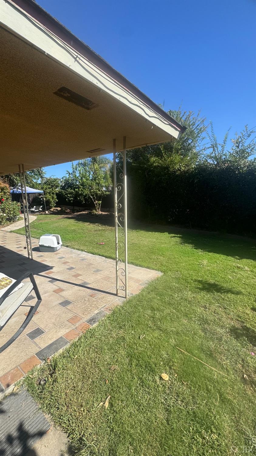 4442 N Hacienda Dr, Fresno, CA 93705