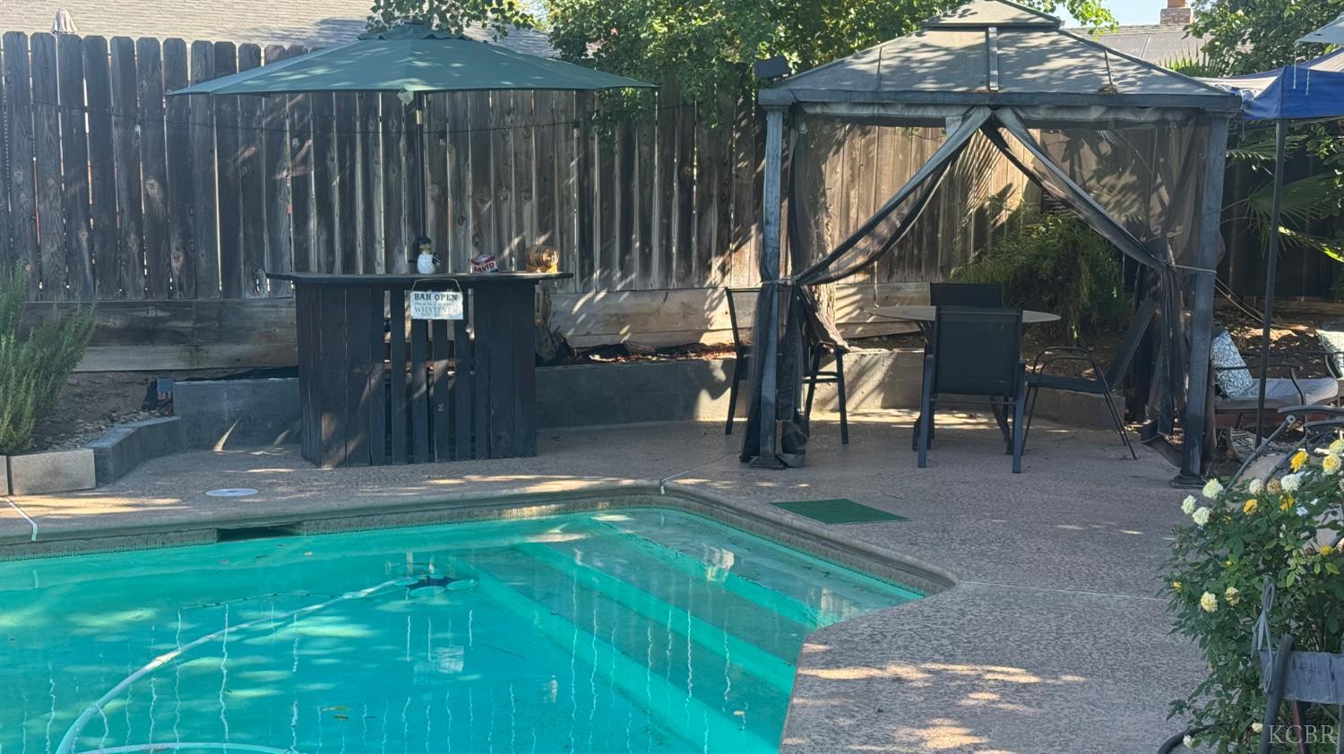 4442 N Hacienda Dr, Fresno, CA 93705