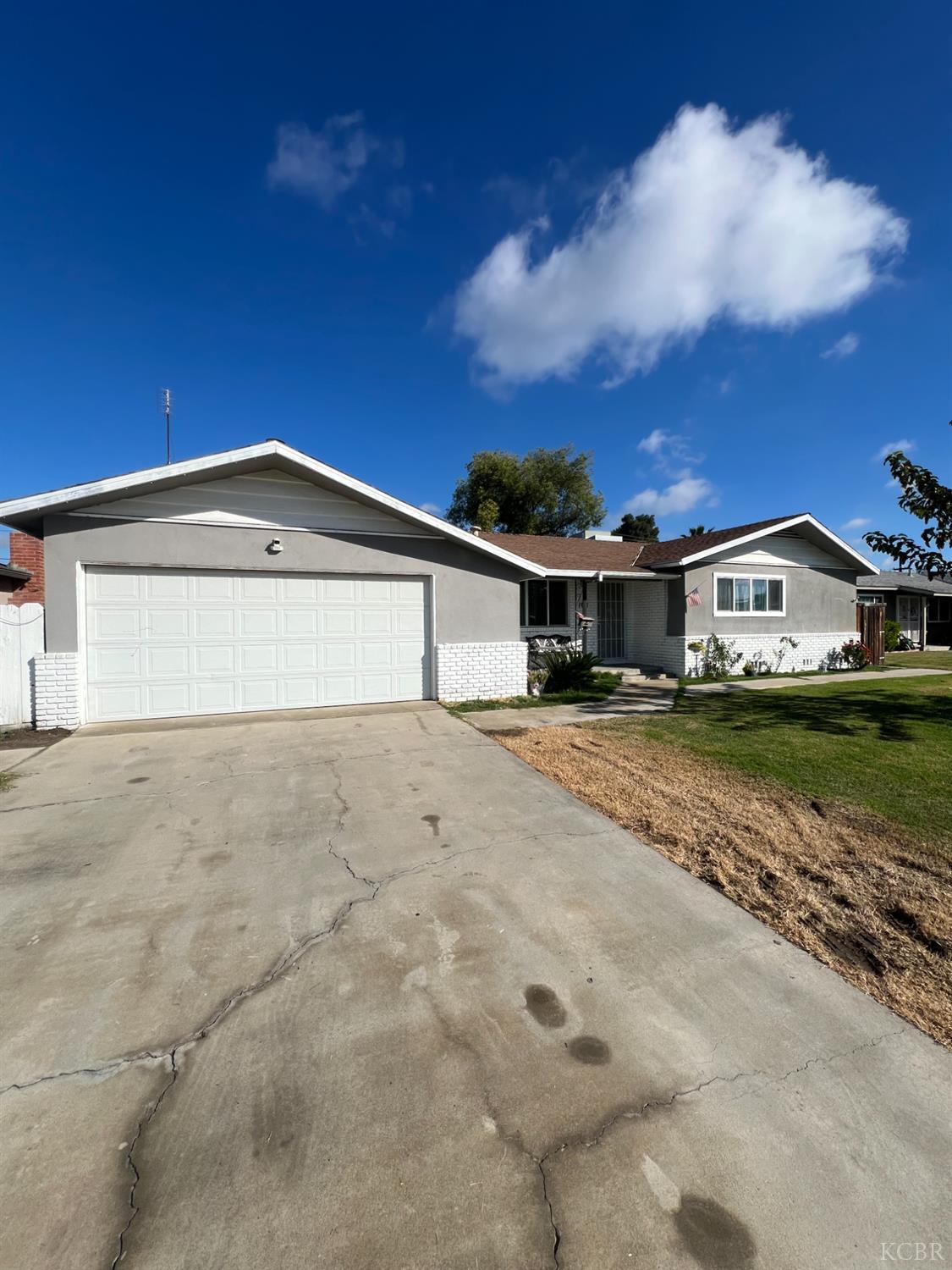 108 W Deodar, Lemoore, CA 93245
