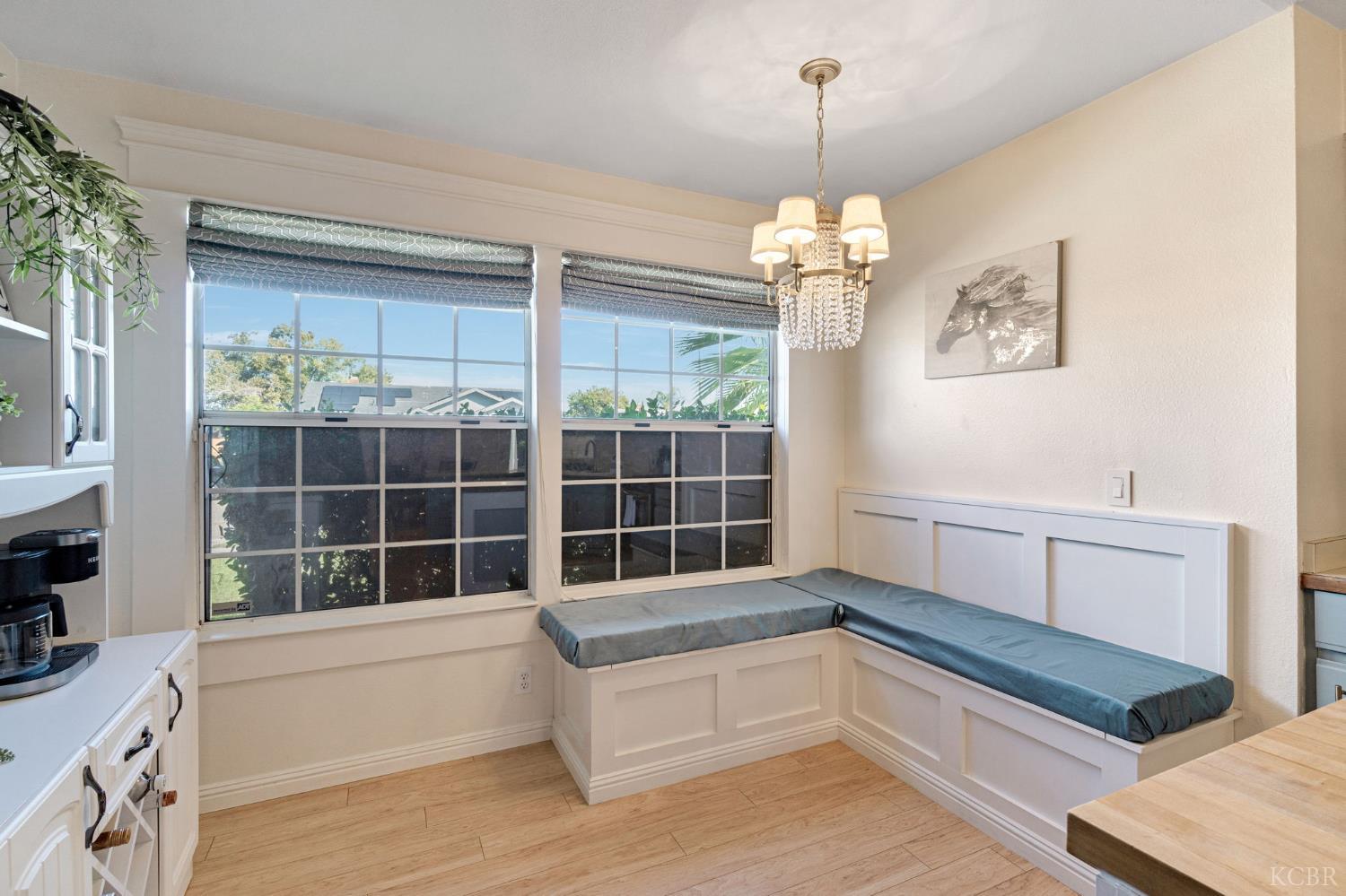 885 Rosewood Ln, Lemoore, CA 93245