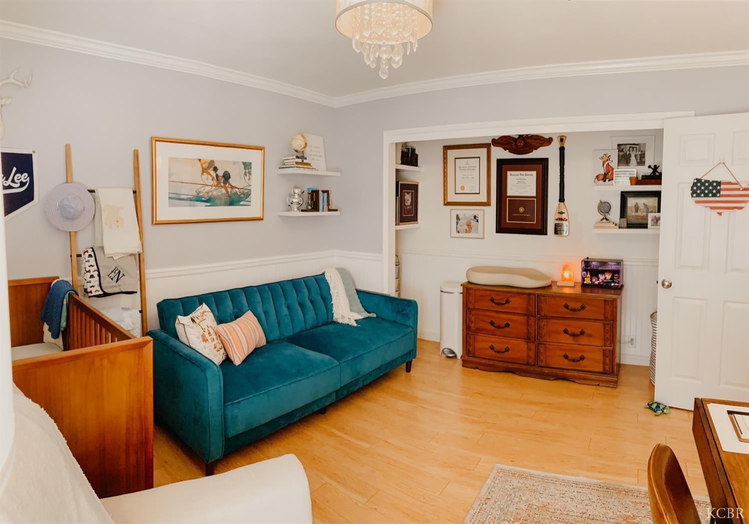 885 Rosewood Ln, Lemoore, CA 93245