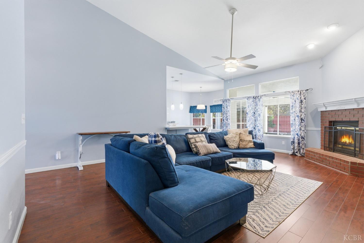 1109 W Cinnamon Ave, Hanford, CA 93230