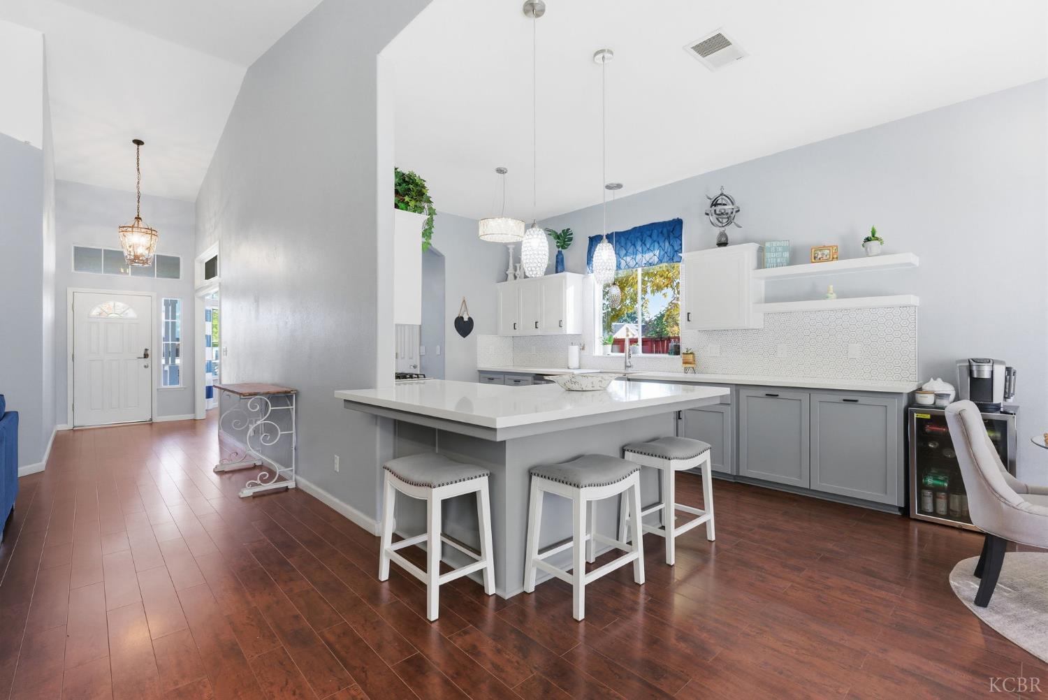 1109 W Cinnamon Ave, Hanford, CA 93230