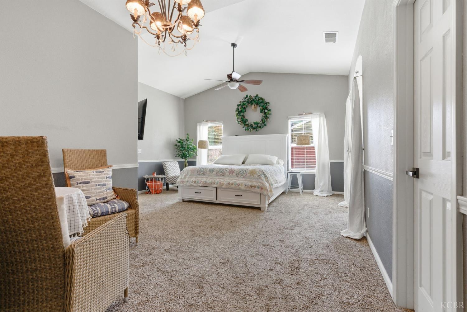 1109 W Cinnamon Ave, Hanford, CA 93230