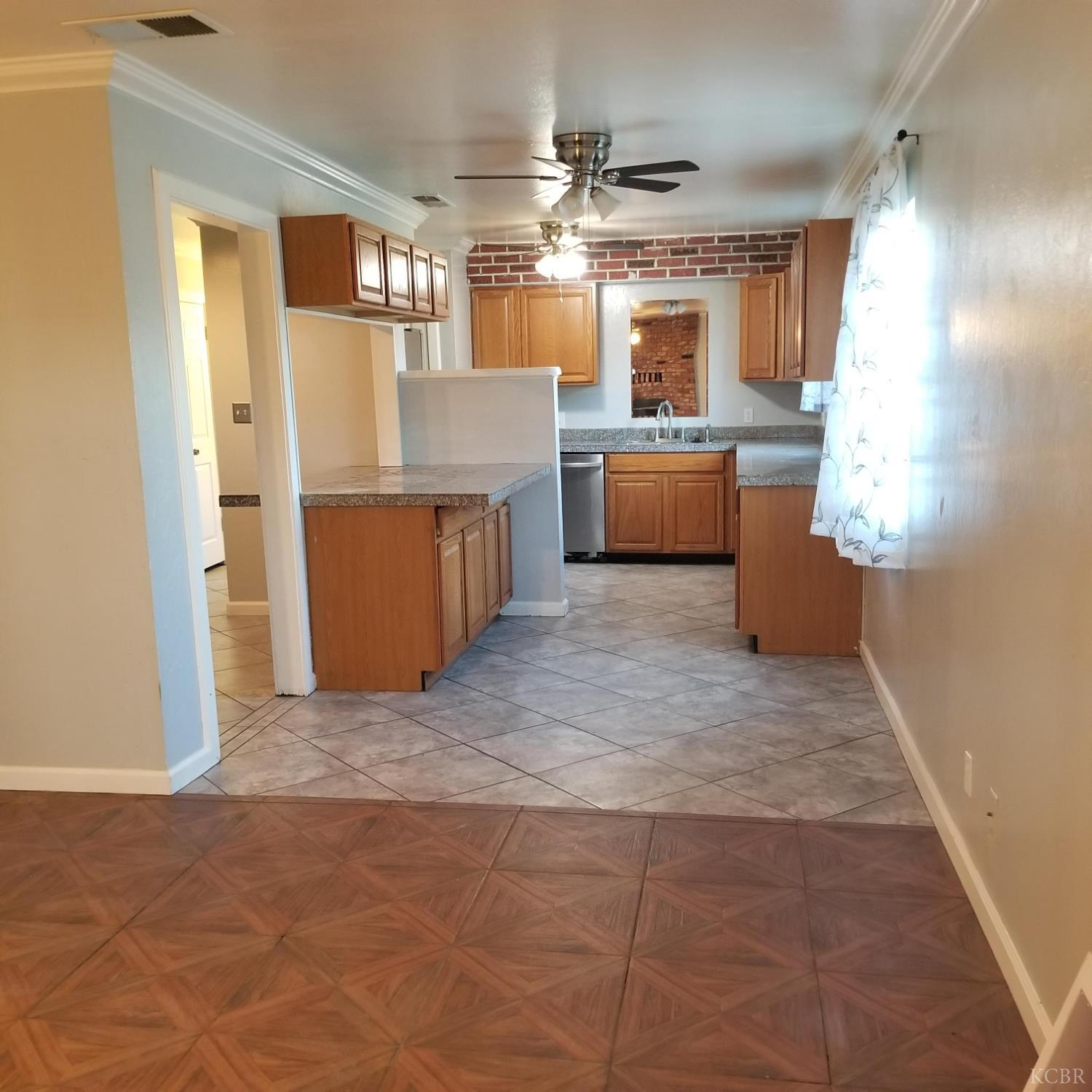 8586 Curtis St, Hanford, CA 93230