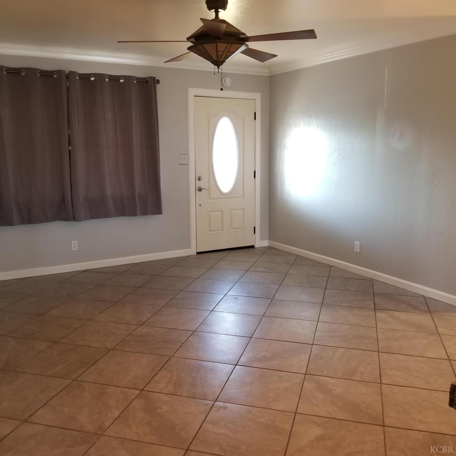 8586 Curtis St, Hanford, CA 93230