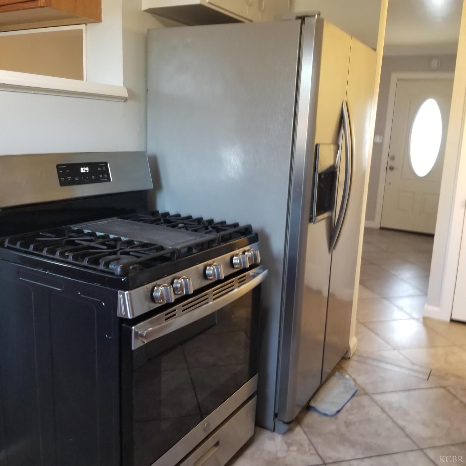 8586 Curtis St, Hanford, CA 93230