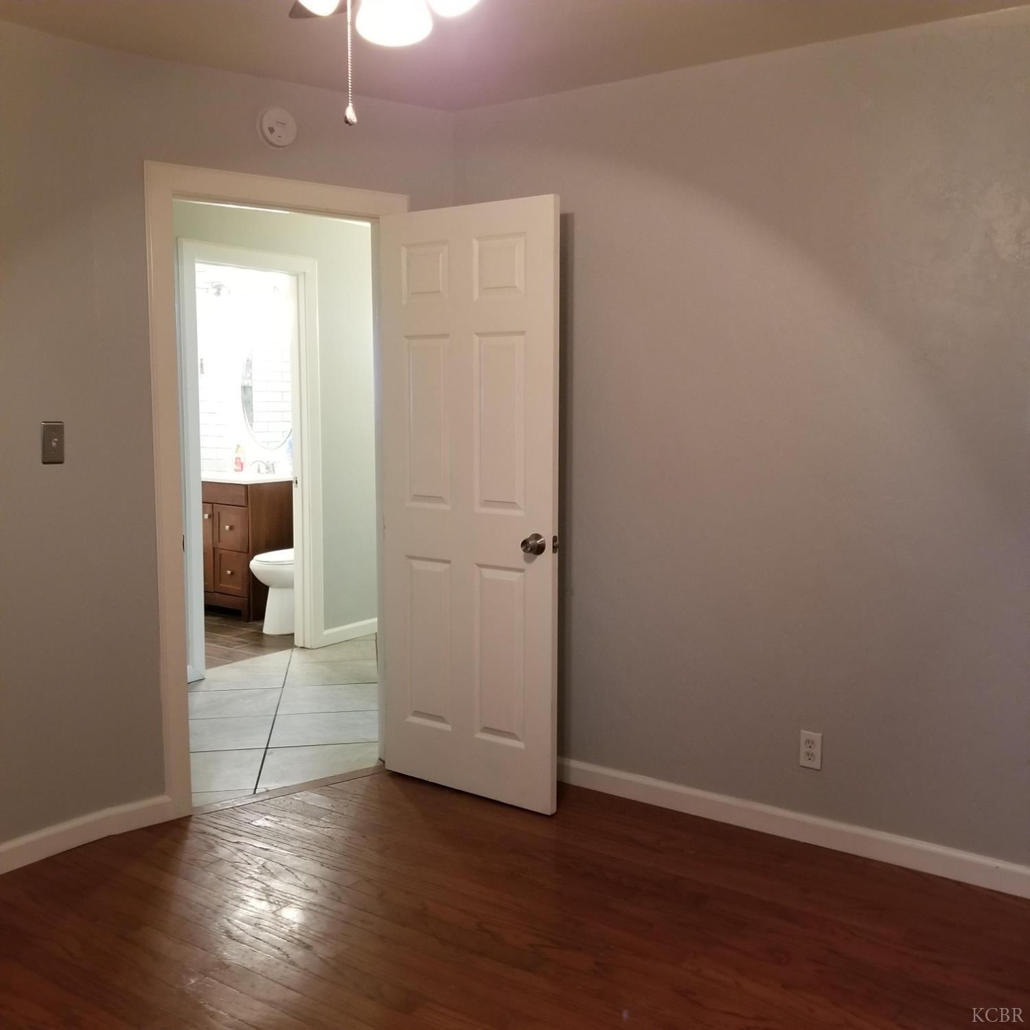 8586 Curtis St, Hanford, CA 93230