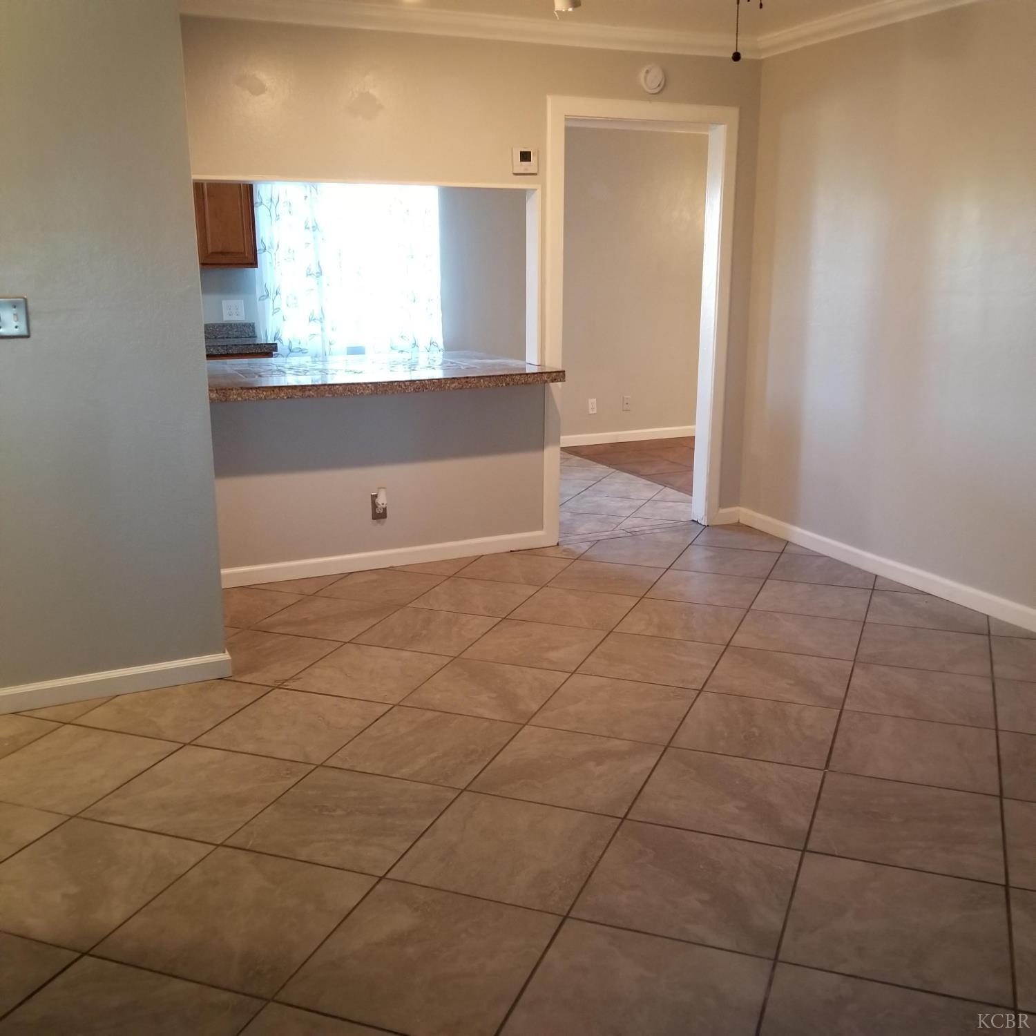 8586 Curtis St, Hanford, CA 93230