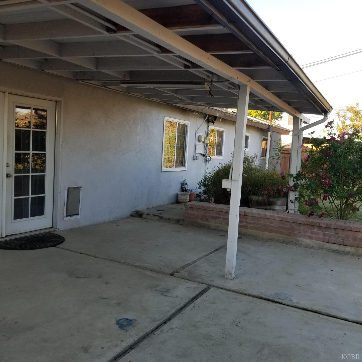 8586 Curtis St, Hanford, CA 93230