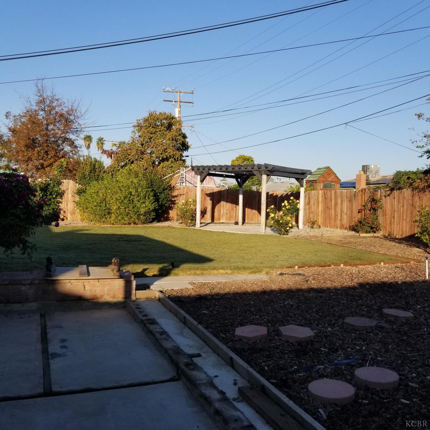 8586 Curtis St, Hanford, CA 93230