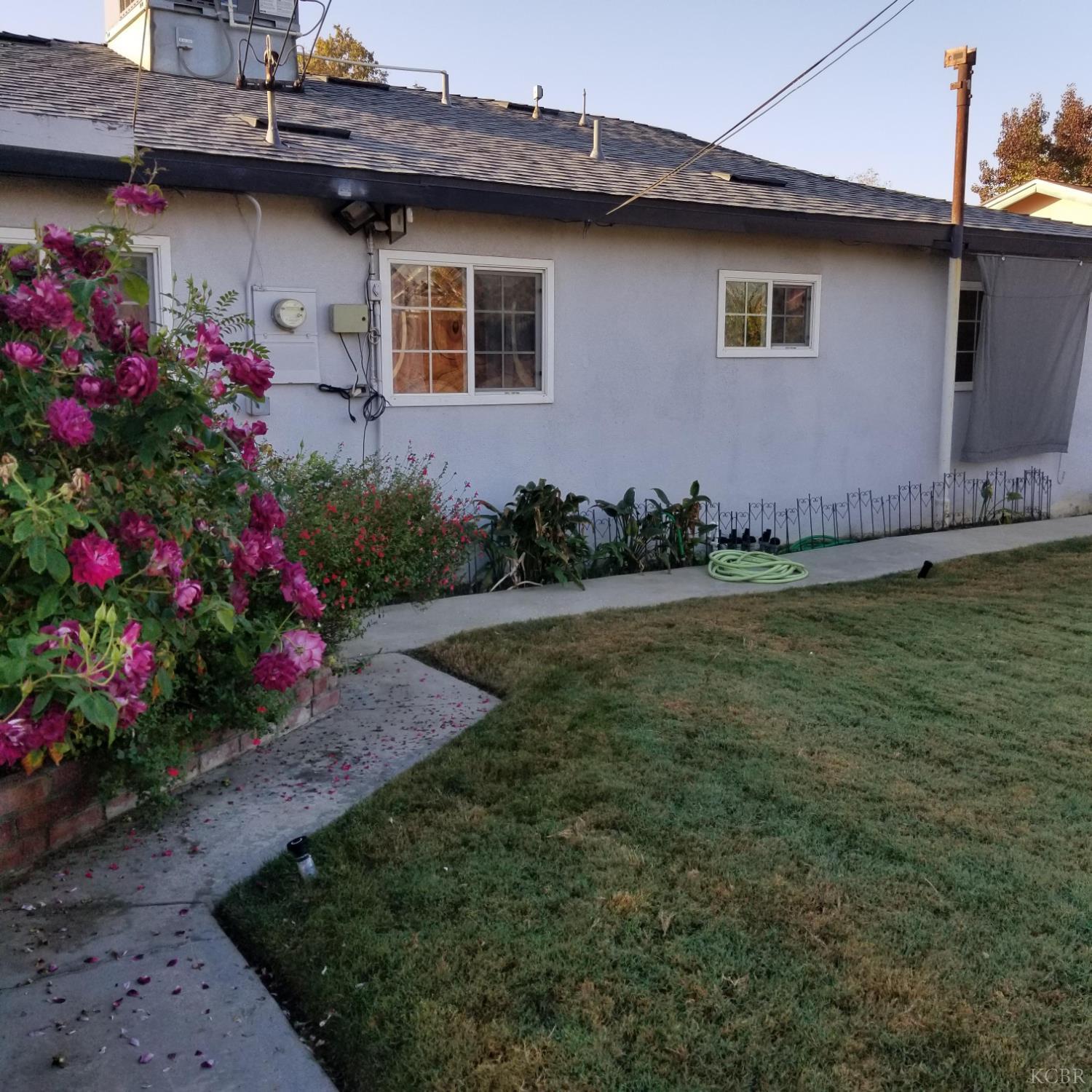 8586 Curtis St, Hanford, CA 93230