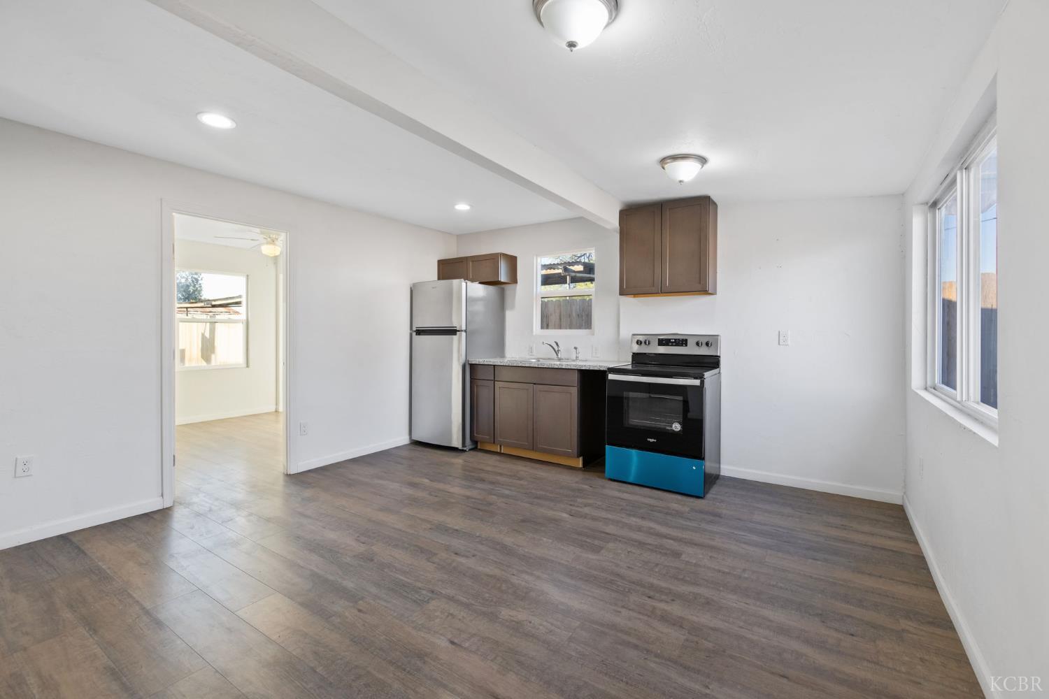 9893 Vista Ave, Hanford, CA 93230