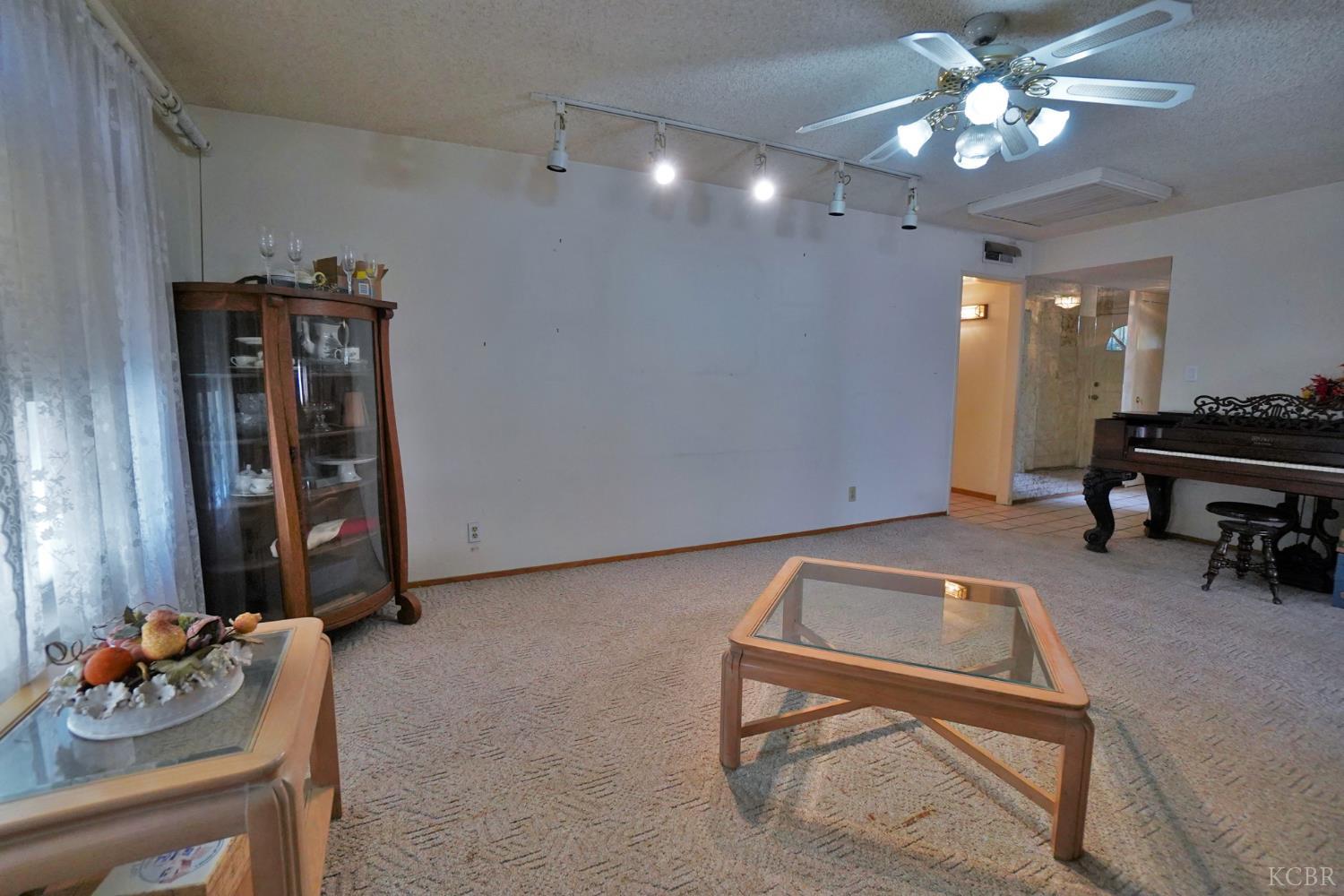 5761 N Orchard St N, Fresno, CA 93710