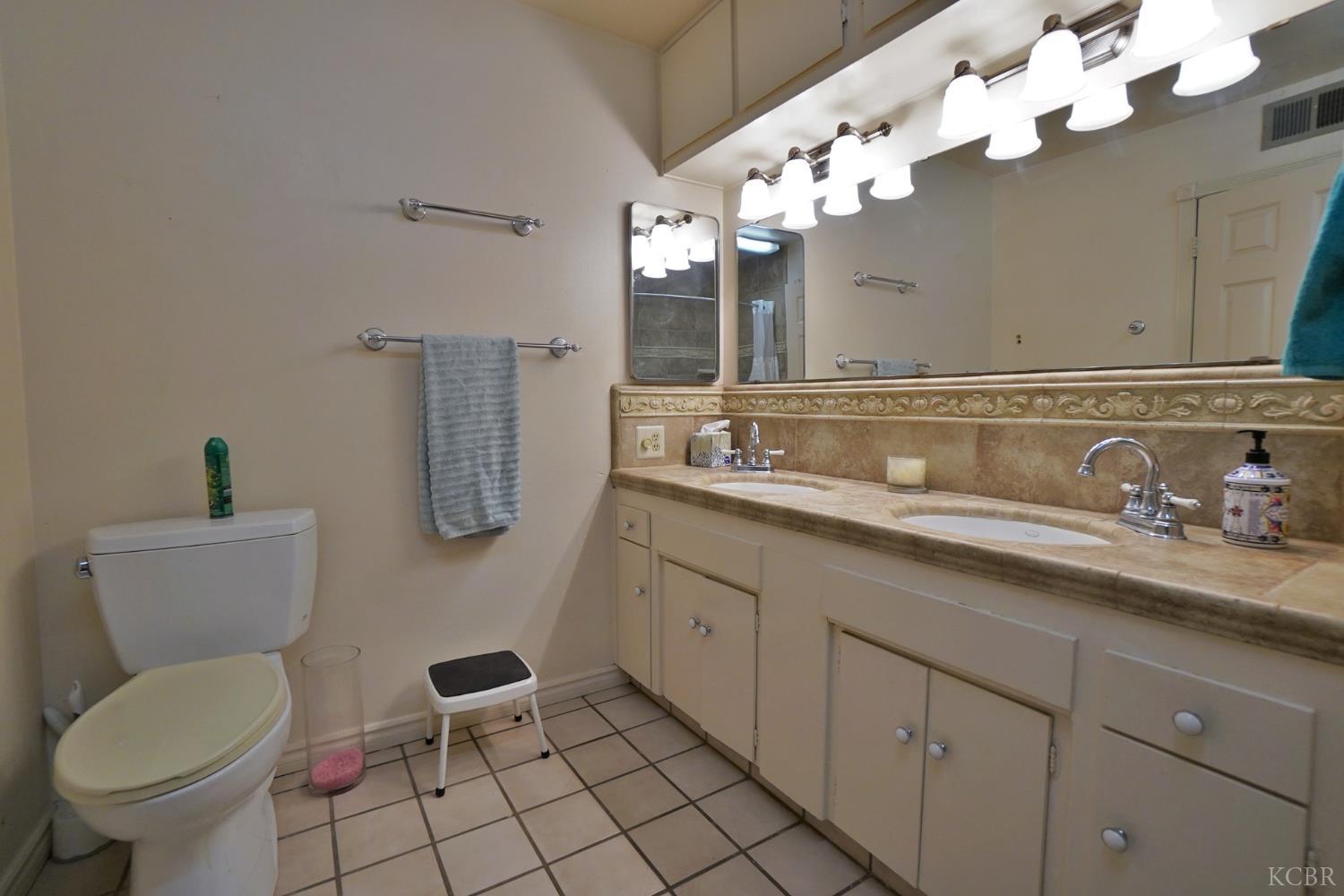 5761 N Orchard St N, Fresno, CA 93710